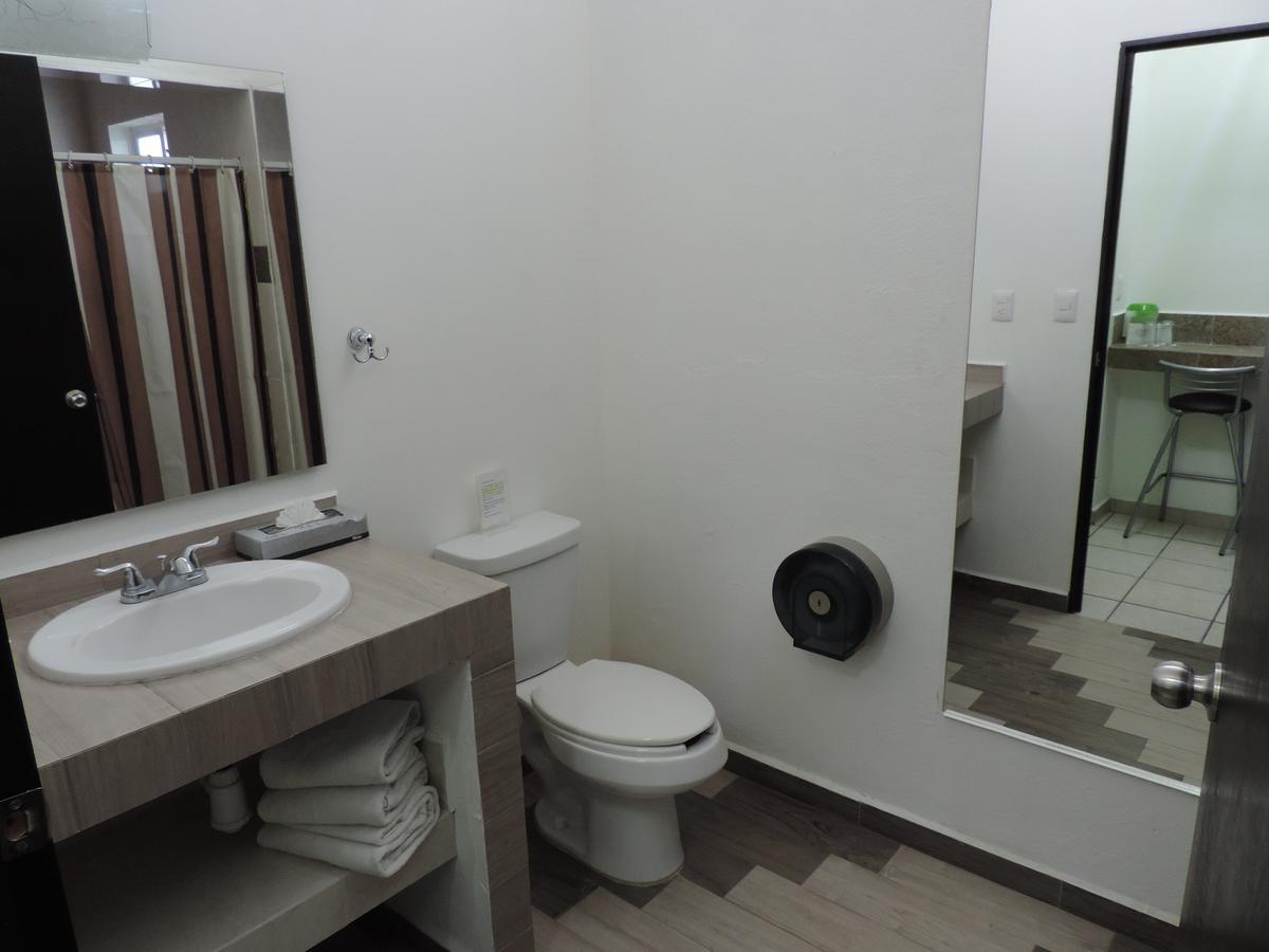 Hotel Hospedajes Del Rey Колима Екстериор снимка